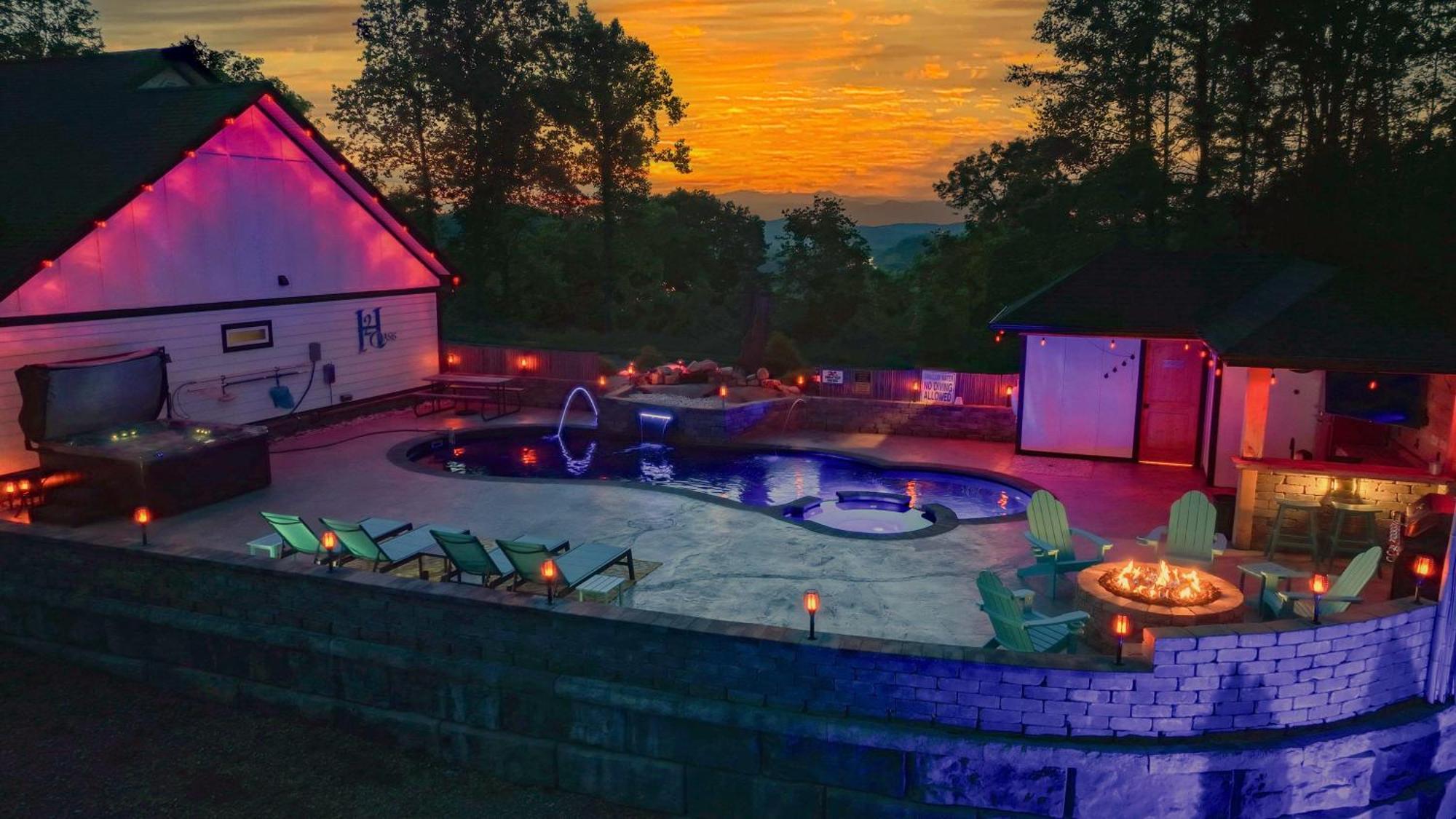 H2Oasis Incredible Pool Retreat With Mountains Views! Villa Sevierville Kültér fotó